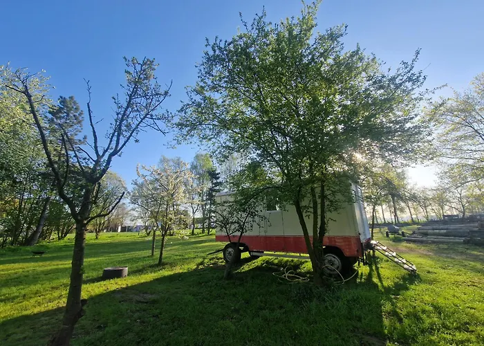 Camping Alter Schaustellerwagen *